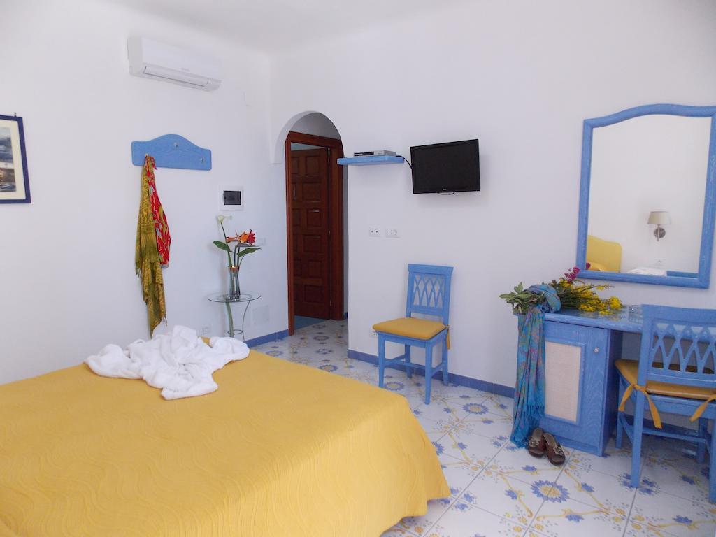 Villa Loreta Forio  Room photo